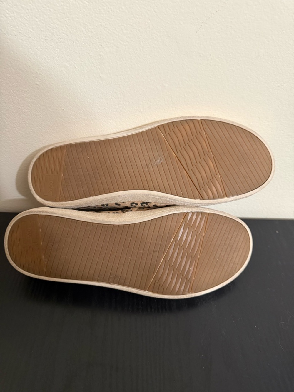 TOMS Animal Cheetah Print Canvas Loafers Size 9.5 Safari BOHO Avalon Sneaker - Picture 7 of 7